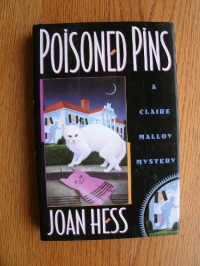 Joan Hess — Poisoned Pins (Claire Malloy 8)